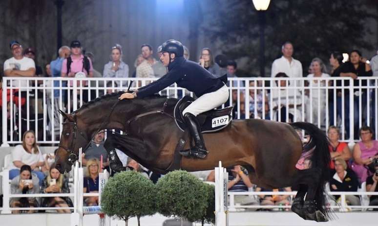 Santiago Lambre conquista o bronze dos saltos em Ocala