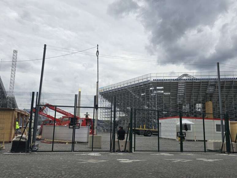 Praça da Concórdia, marco de Paris, está está cercada para sediar um dos eventos dos Jogos.