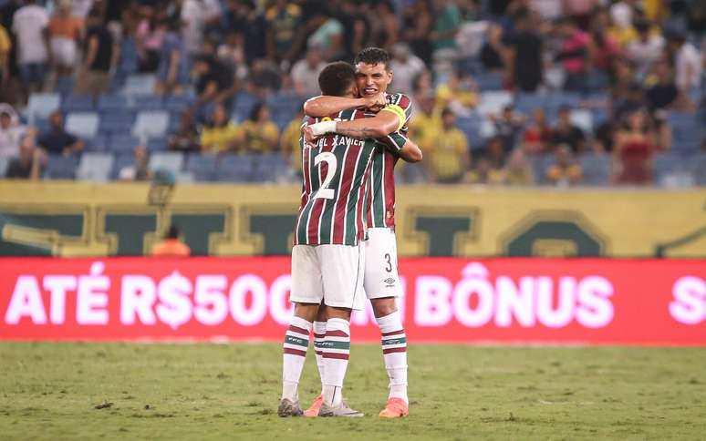 Samuel Xavier e Thiago Silva comemoram vitória do Fluminense diante do Cuiabá