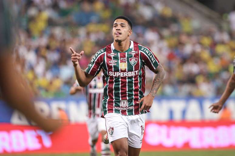 Fluminense volta a vencer depois de 13 jogos e respira no Brasileirão 