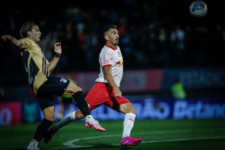 Raul, jogador do Red Bull Bragantino. 