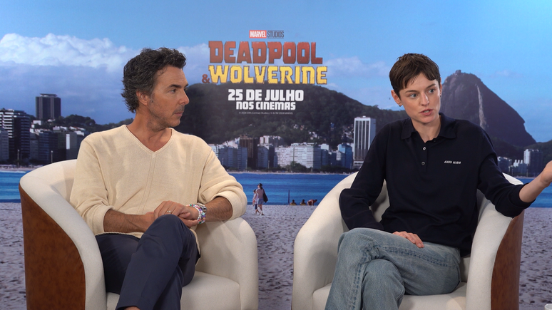 Shawn Levy e Emma Corrin, em entrevista ao Terra