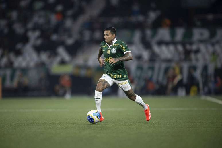 Dudu (Palmeiras) durante jogo contra o Botafogo, no dia 17.07.2024 