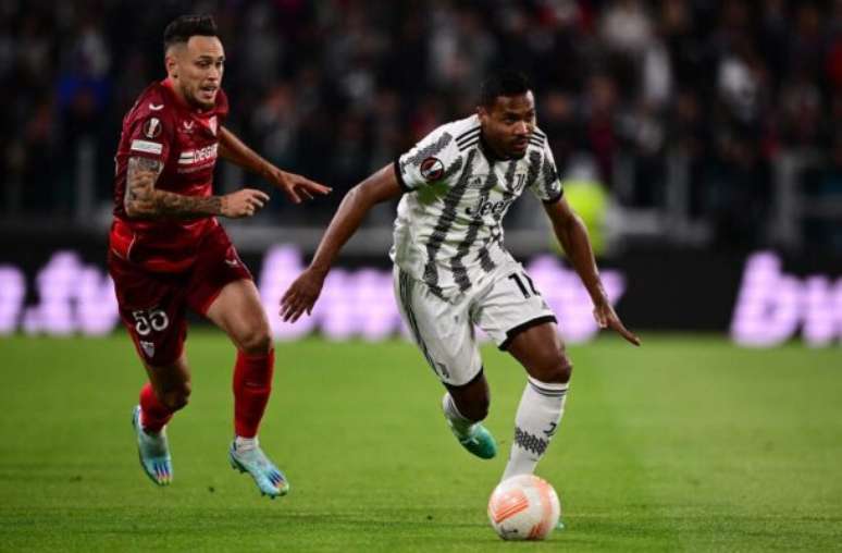 Alex Sandro está sem clube após deixar a Juventus –