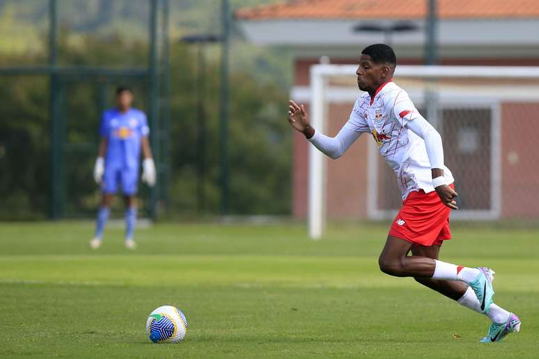 Raoni, jogador do time Sub-20 do Red Bull Bragantino. 