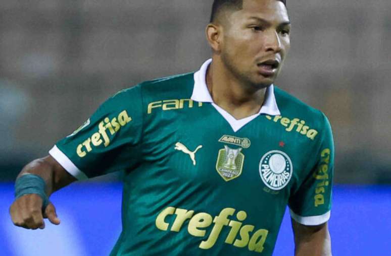 Rony diz que 'estão criando' rivalidade entre Palmeiras e Botafogo