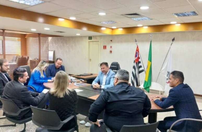 Presidente do Corinthians assina concessão com a Prefeitura –