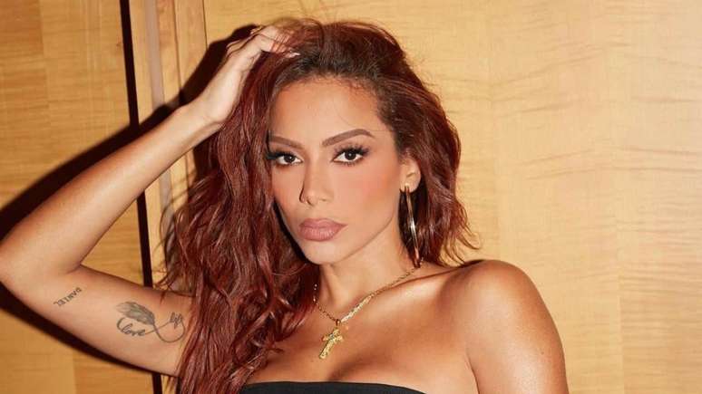 Anitta se despediu das férias na Europa 