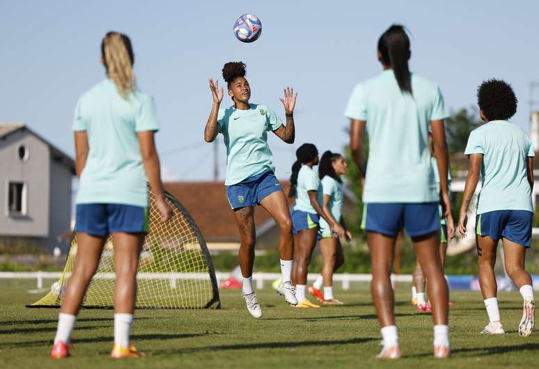 Seleção feminina de futebol vai em busca do ouro inédito nas Olimpíadas Paris 2024.