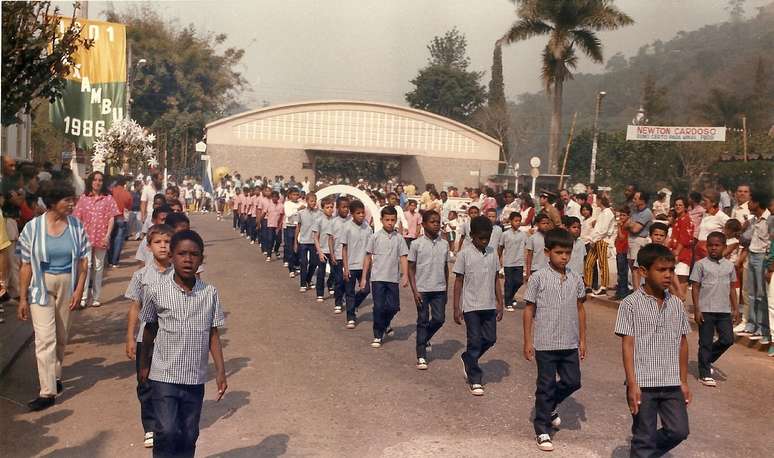 Desfile dos internos da Funabem em Caxambu, Minas Gerais, onde Sebastião viveu dos sete aos doze anos.