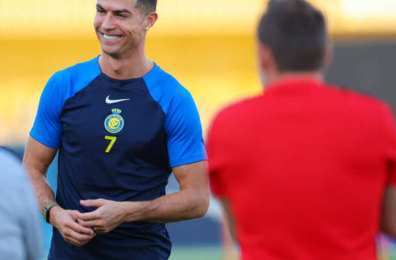 Cristiano Ronaldo aproveita a reta final de suas férias antes de retornar ao Al-Ittihad –