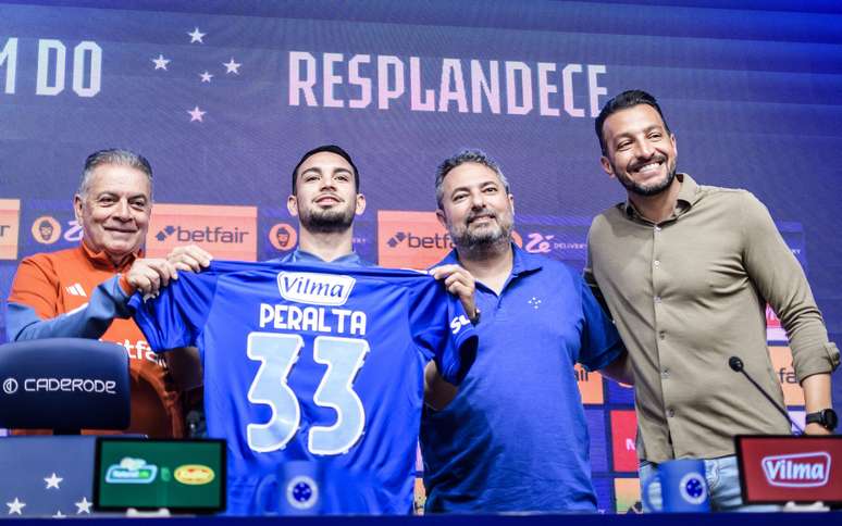 Peralta está regularizado e pode jogar pelo Cruzeiro