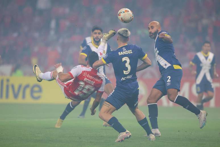 Jogo foi bastante disputado no Beira-Rio 