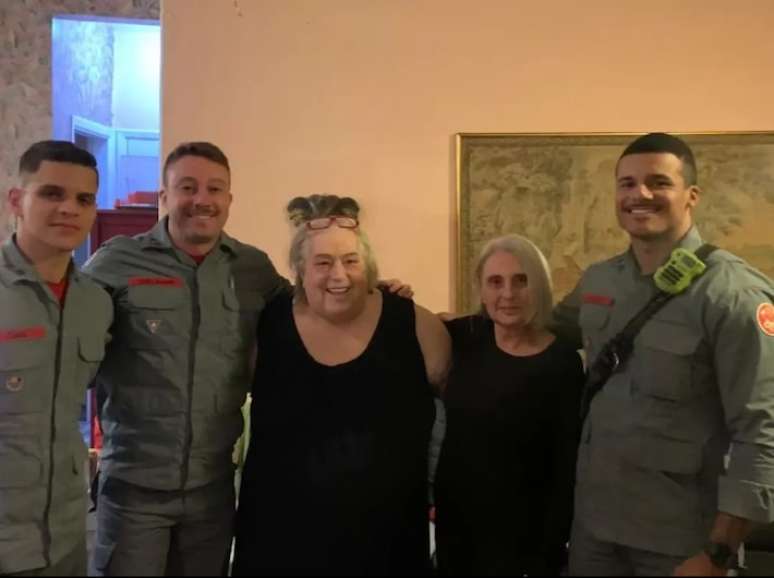 Mamma Bruschetta has a domestic accident and is rescued by the firefighters Mamma Bruschetta has a domestic accident and is rescued by the firefighters