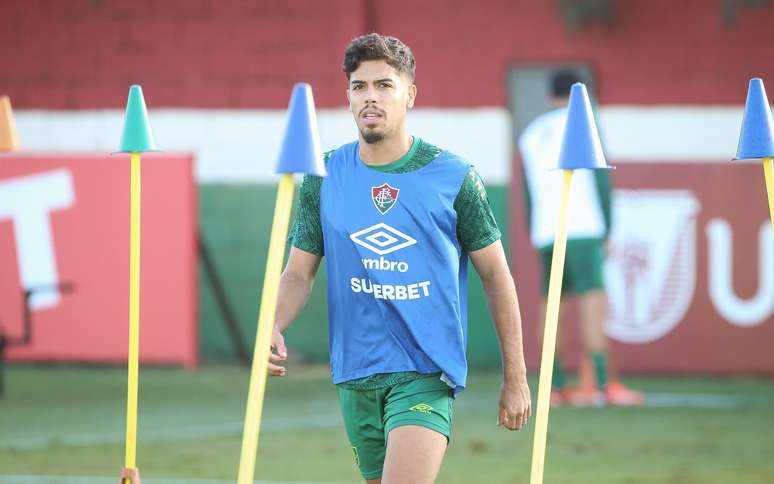 Nonato em treino do Fluminense