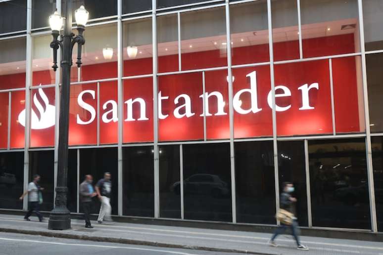 Santander teve lucro alto no Brasil no segundo trimestre de 2024