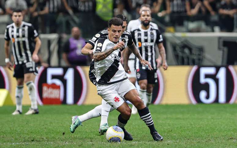 Coutinho reestreou pelo Vasco na derrota para o Atlético-MG