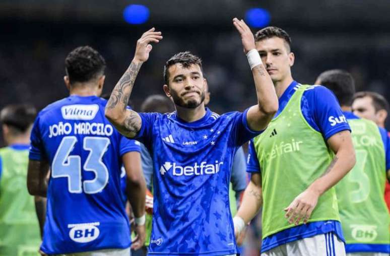 William comemora o primeiro gol do Cruzeiro sobre o Juventude