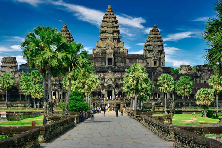 O Templo de Angkor Wat é a maior estrutura religiosa já construída