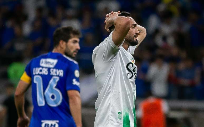 Gilberto, jogador do Juventude, durante partida contra o Cruzeiro, no  Mineirão, pelo Campeonato Brasileiro A 2024.