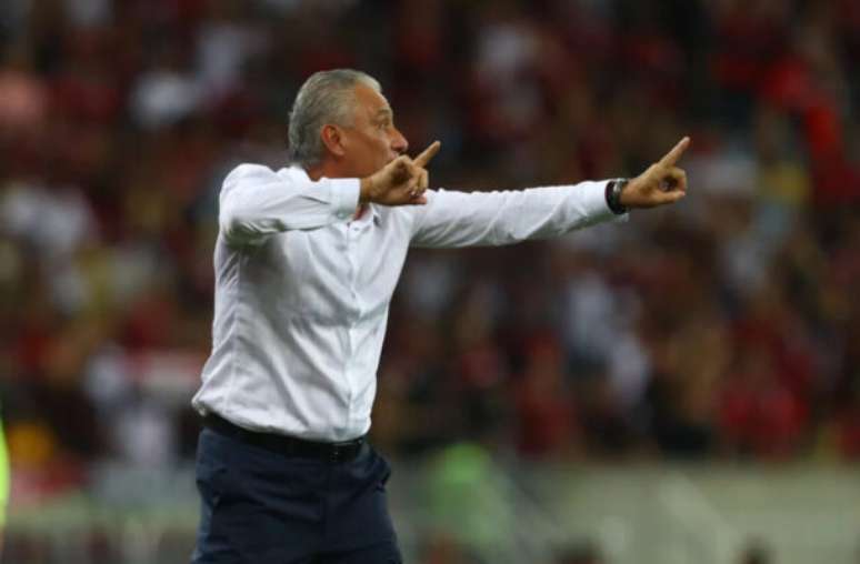 Defesa do Flamengo vive pior momento sob o comando de Tite –