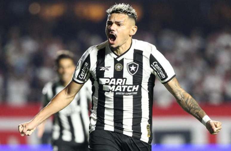 Tiquinho marcou um gol e deu uma assistência em empate do Botafogo com o São Paulo –