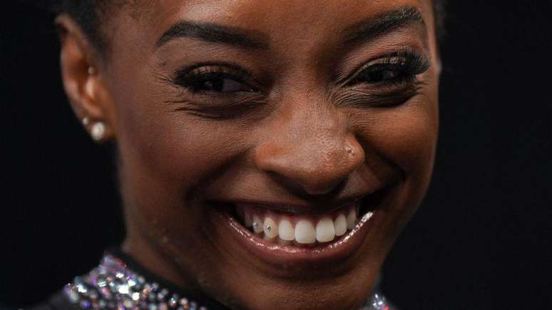 Simone Biles, uma das grandes atletas da história.