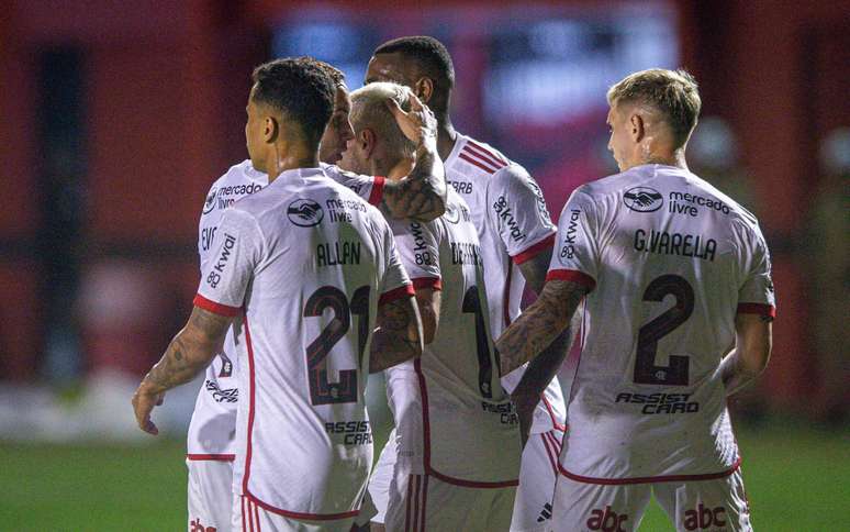 Flamengo vence o Vitória na 19ª rodada do Brasileirão