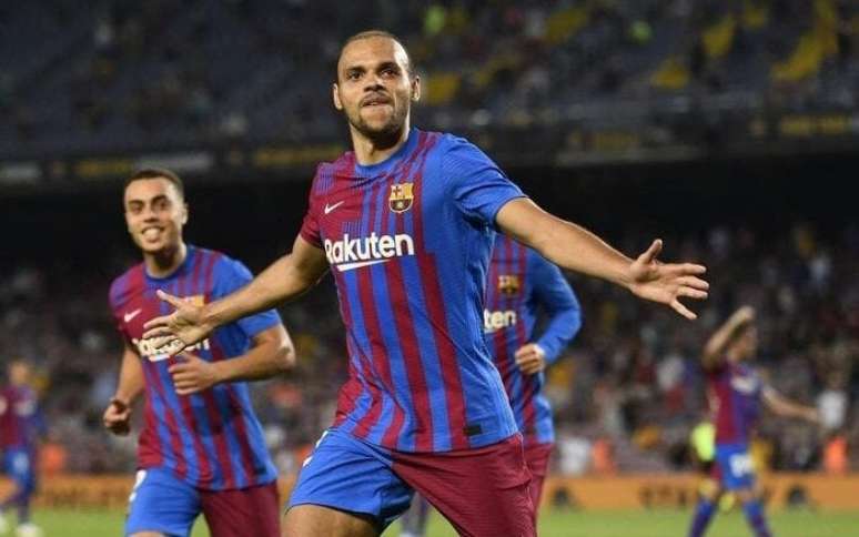 Braithwaite celebra gol pelo Barcelona