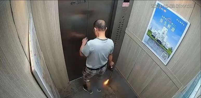 Bateria de lítio explode e homem fica carbonizado dentro de elevador 