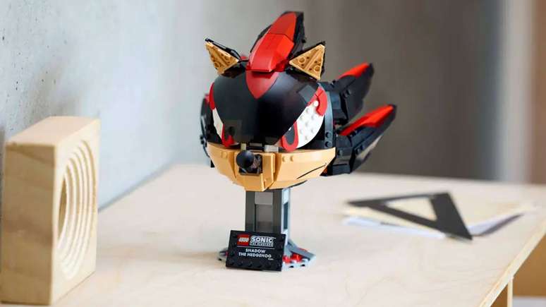 Foto do LEGO de Shadow the Hedgehog depois de montado