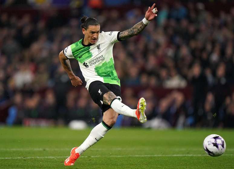 Darwin Núñez (Liverpool) durante jogo contra o Aston Villa, no dia 13.05.2024