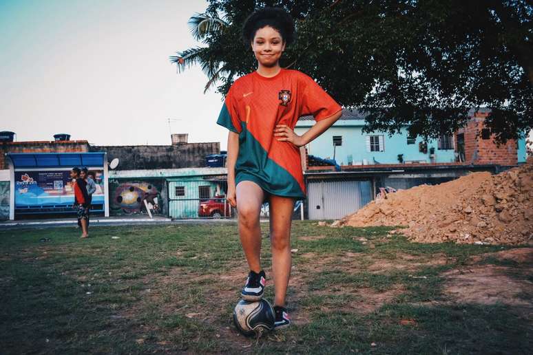 Isabela Ferreira dos Santos, 11 anos, fã de Cristiano Ronaldo. Quer jogar futebol e ser modelo.