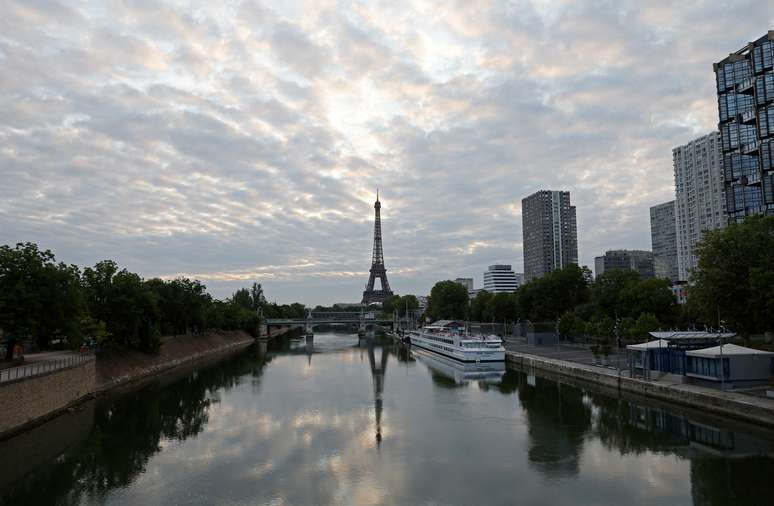 Rio Sena, em Paris