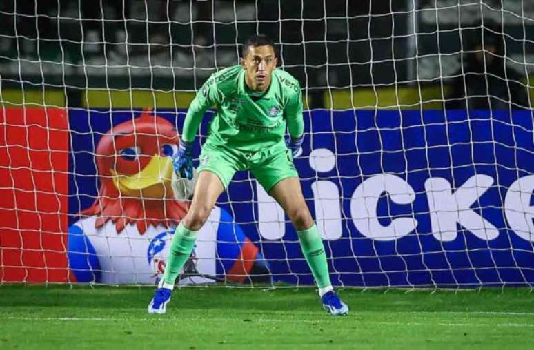 Goleiro reclama bastante da arbitragem em Itaquera /