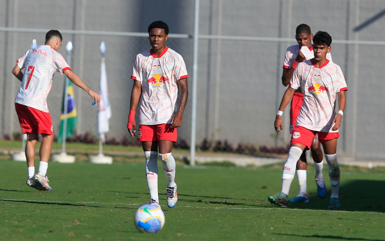 Jogadores do time sub-20 do Red Bull Bragantino. 