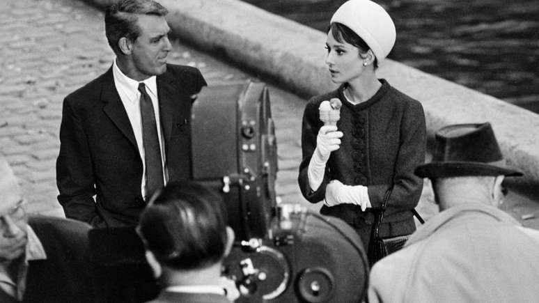 O Sena testemunhou os amores e aventuras de Cary Grant e Audrey Hepburn em 'Charada'