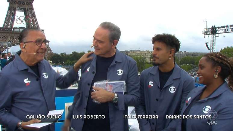 Galvão Bueno, Luis Roberto, Itali Ferreira e Daiane dos Santos na abertura das Olimpíadas 