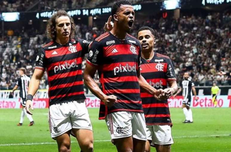 David Luiz comemorando gol com Carlinhos –