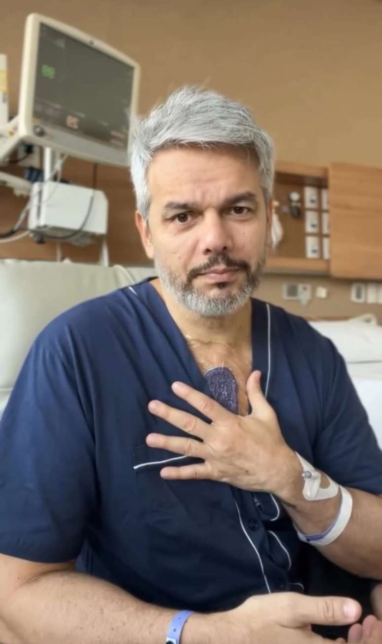 O apresentador Otaviano Costa passou por cirurgia em São Paulo