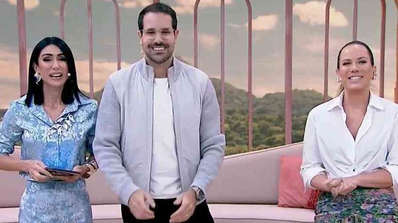 Michelle Barros, Paulo Mathias e Regina Volpato no 'Chega Mais', do SBT