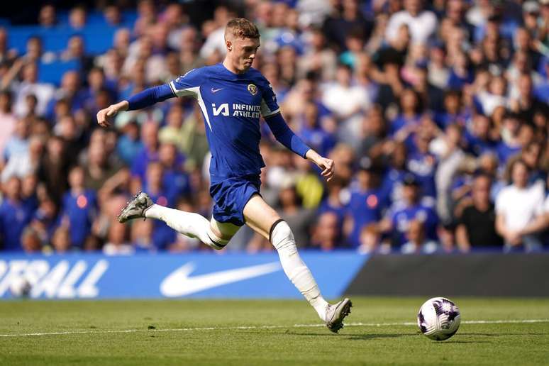 Cole Palmer (Chelsea) chutando ao gol durante jogo da Premier League, no dia 19.05.2024 