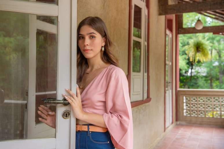 Conheça Gabriela Medeiros, atriz que interpreta Buba em 'Renascer'.