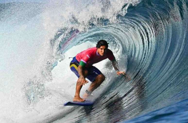 Gabriel Medina ficou em primeiro lugar da quarta bateria na rodada de abertura do surfe nos Jogos Olímpicos, em Teahupo’o, no Taiti