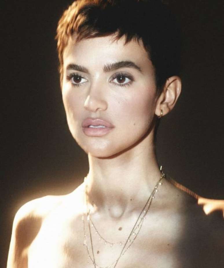 Pixie cut –