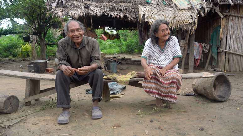 Hilda mora com o segundo marido, Pablo. Aos 81 anos, ela é responsável pela colheita de arroz, banana e mandioca