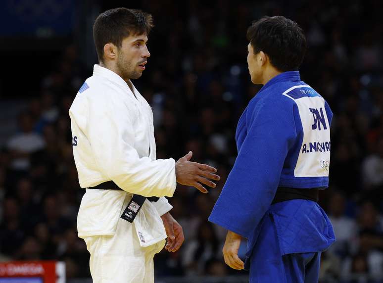 Ryuju Nagayama não cumprimenta Francisco Garrigos após perder luta no judô - Paris, França - 27 de julho de 2024