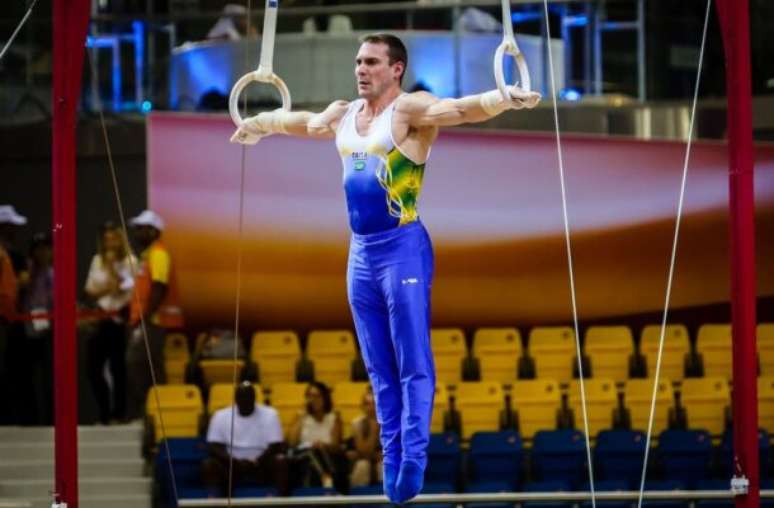 O ginasta Arthur Zanetti, campeão olímpico e mundial nas argolas, seguirá como treinador