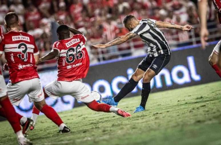 Santos deixou a vitória escapar e empatou com o CRB –