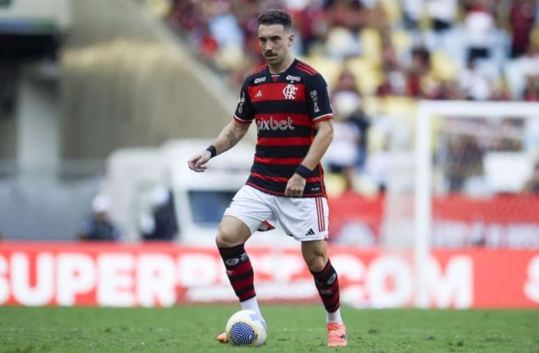 Léo Ortiz foi titular contra o Atlético-GO, no Maracanã.